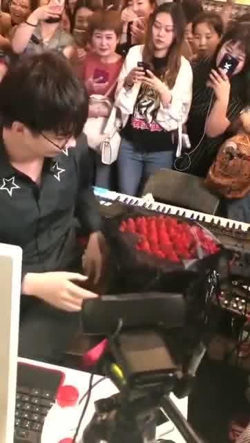 宁哥哥邻居爆料视频,独家视频揭露惊人真相 第1张 宁哥哥邻居爆料视频,独家视频揭露惊人真相 第1张